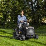 Alpina-AT3-98-HA-Tractor-cortacesped-con-motor-Stiga-ST-400-12-2
