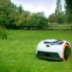 Robot-Cortacesped-sin-cables-perimetrales-Segway-Navimow-Serie-i-105E-500-m_C2_B2-Garaje-GRATIS-11-scaled-1