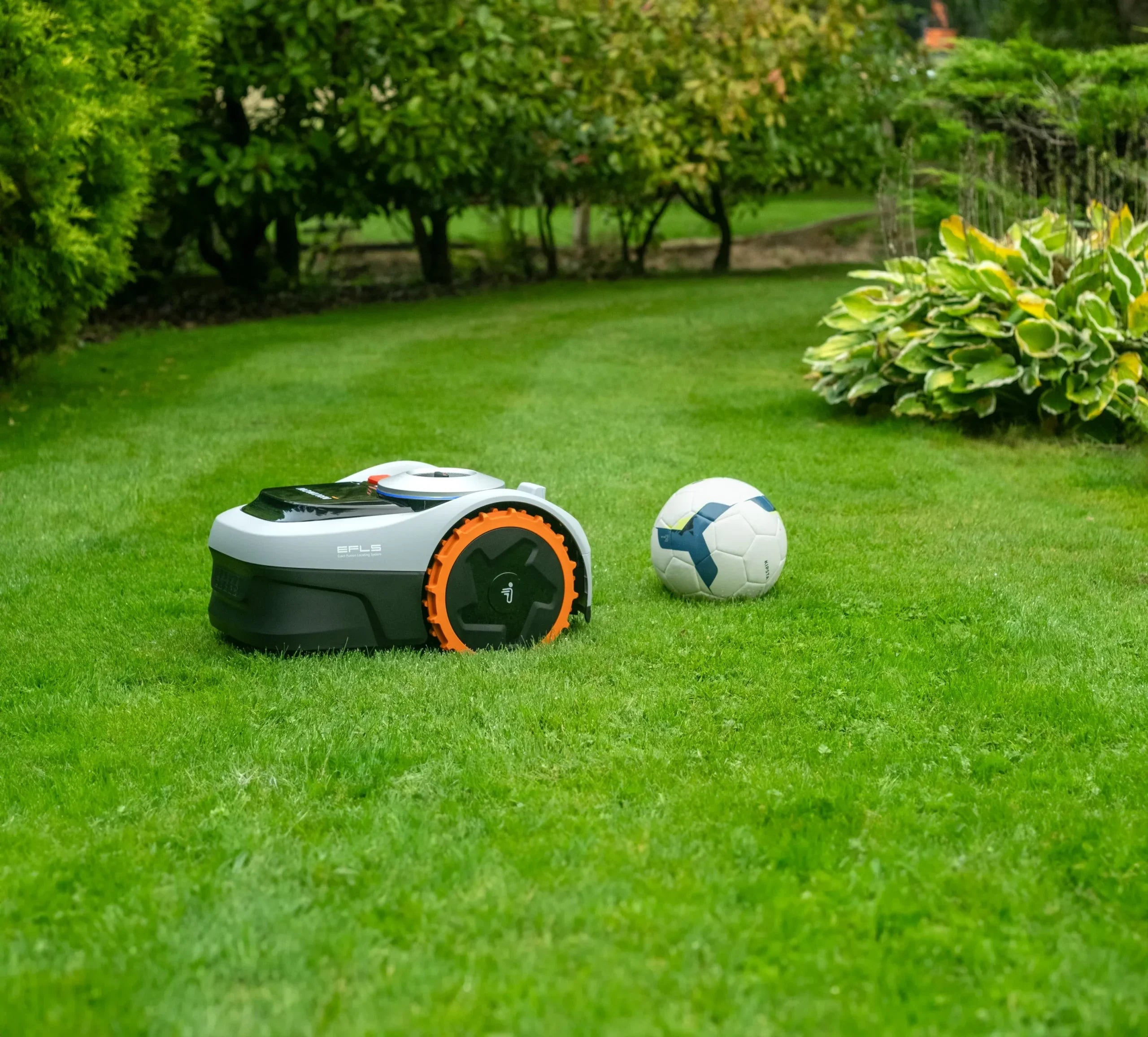 Robot-Cortacesped-sin-cables-perimetrales-Segway-Navimow-Serie-i-105E-500-m_C2_B2-Garaje-GRATIS-15-scaled-1 Robot-Cortacesped-sin-cables-perimetrales-Segway-Navimow-Serie-i-105E-500-m_C2_B2-Garaje-GRATIS-15-scaled-1