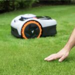 Robot-Cortacesped-sin-cables-perimetrales-Segway-Navimow-Serie-i-105E-500-m_C2_B2-Garaje-GRATIS-16-scaled-1