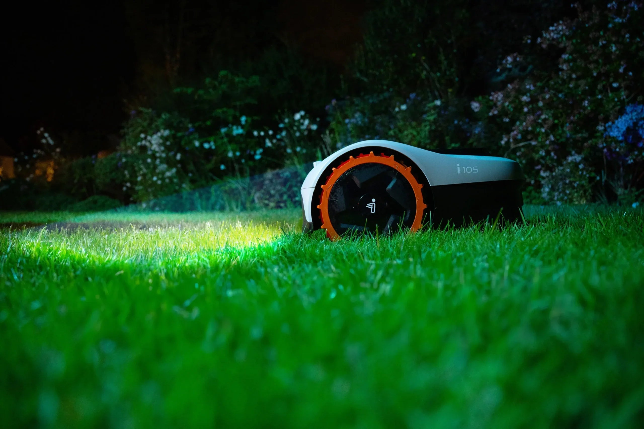 Robot-Cortacesped-sin-cables-perimetrales-Segway-Navimow-Serie-i-105E-500-m_C2_B2-Garaje-GRATIS-7-scaled-1 Robot-Cortacesped-sin-cables-perimetrales-Segway-Navimow-Serie-i-105E-500-m_C2_B2-Garaje-GRATIS-7-scaled-1